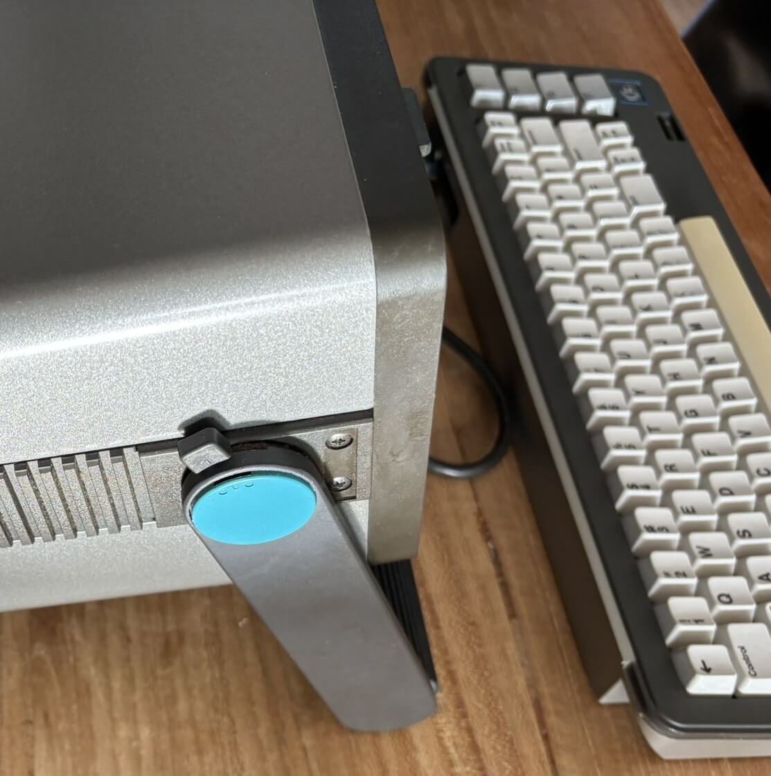 commodore 64 sx  side view   2